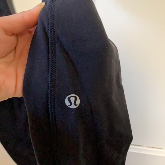 Lululemon leggings size 2 black - Picture 3 of 8